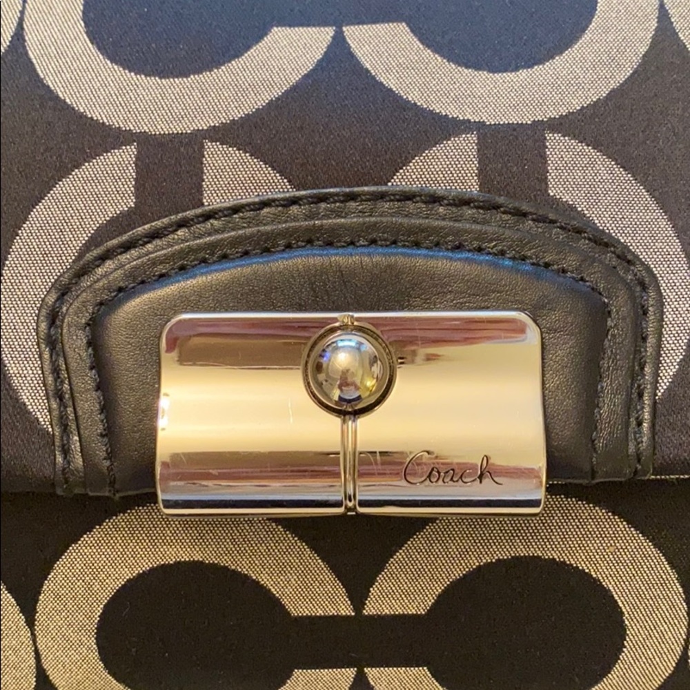 Coach Shoulder Bag - Picture 3 of 8